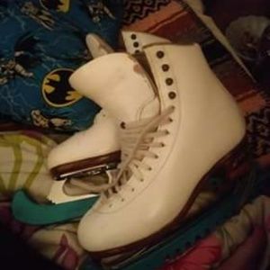 Super. Sp teri ice skatez